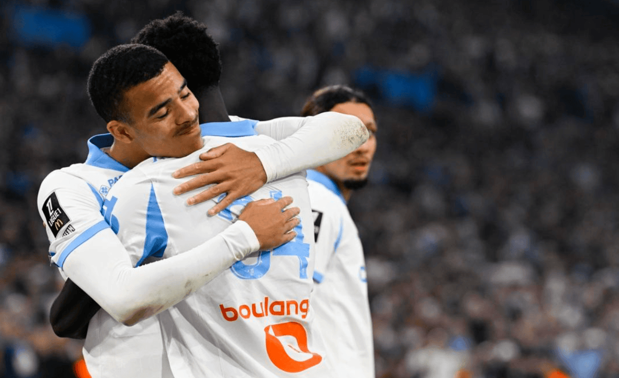 一场6-2,让法甲变天,榜首易主,曼联弃将踢疯了:轰入4球